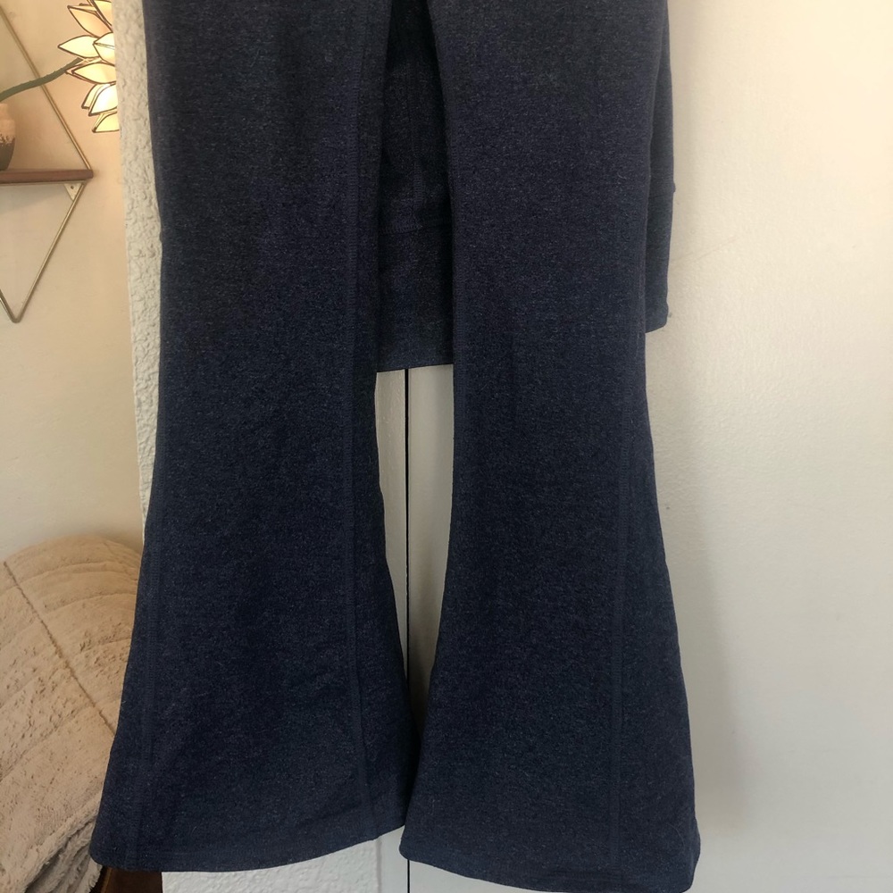 Alo bell bottoms XS